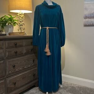Beautiful Vintage Golden Girls 60s/70s Evelyn
Pearson Velour Robe Large Soft